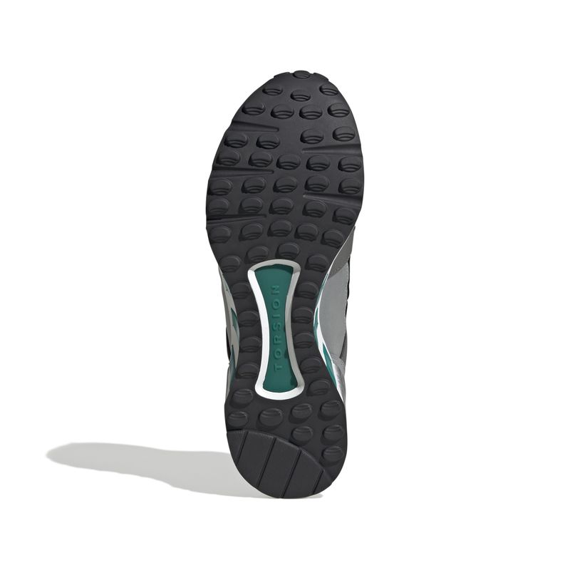 IH0973_4_FOOTWEAR_Photography_Bottom View_white.jpg