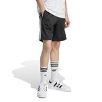 IU2368_5_APPAREL_On Model_Walking View_white.jpg