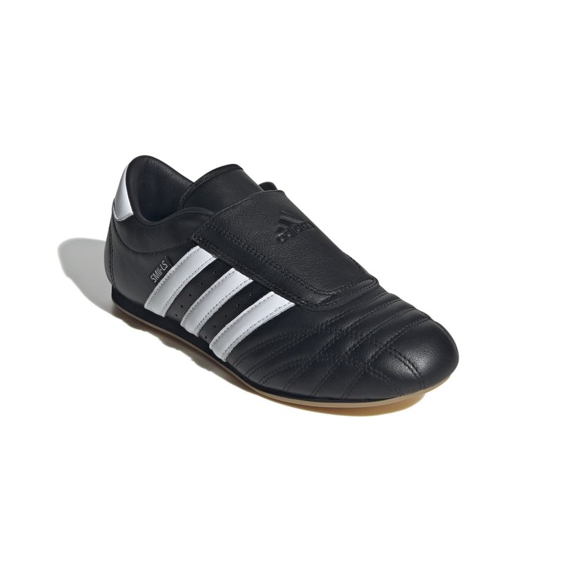 JQ4775_6_FOOTWEAR_Photography_Front Lateral Top View_white.jpg