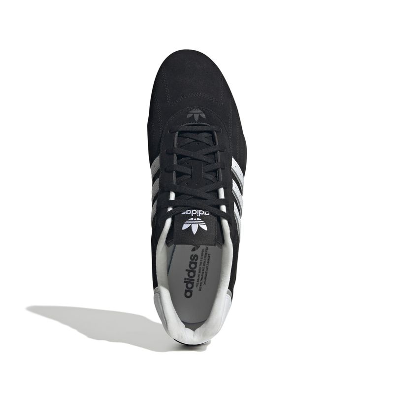 JP7009_3_FOOTWEAR_Photography_Top Portrait View_white.jpg