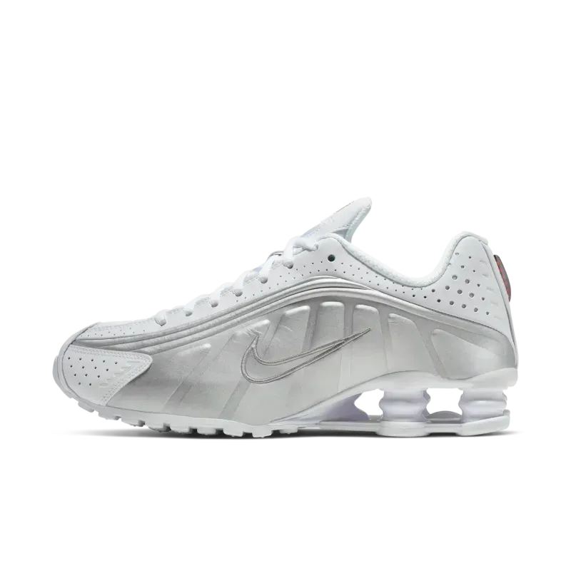 fecha-de-lanzamiento-del-shox-r4-white-and-metallic-silver-ar3565-101.jpg