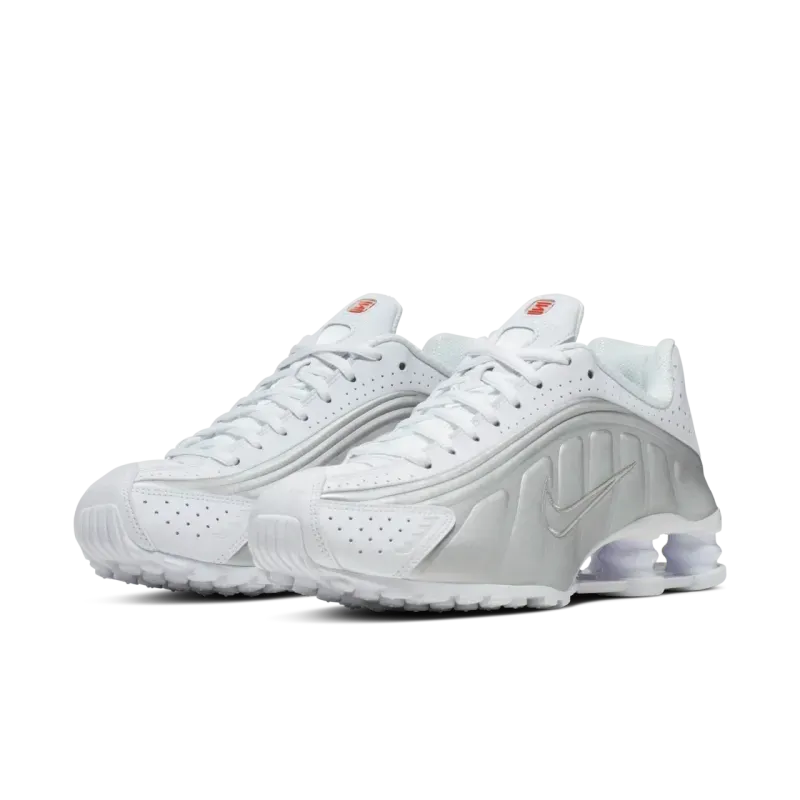 fecha-de-lanzamiento-del-shox-r4-white-and-metallic-silver-ar3565-101 -5-.jpg