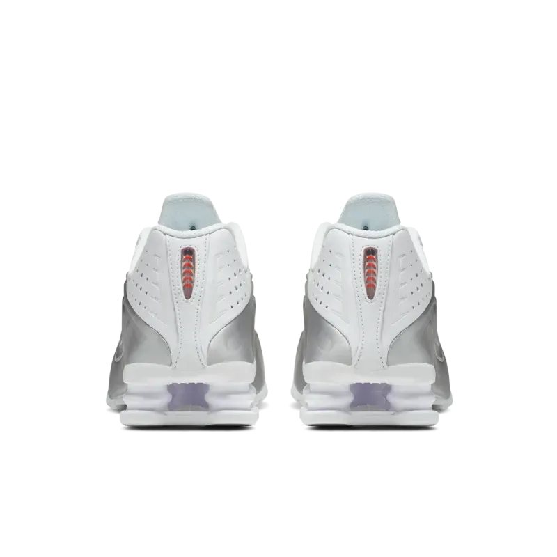 fecha-de-lanzamiento-del-shox-r4-white-and-metallic-silver-ar3565-101 -4-.jpg