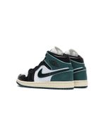 air-jordan-wmns-1-mid-se-white-black-light-dew-oxidized-green-fq7818-100-footwear _ sneaker-packshots-60.jpg