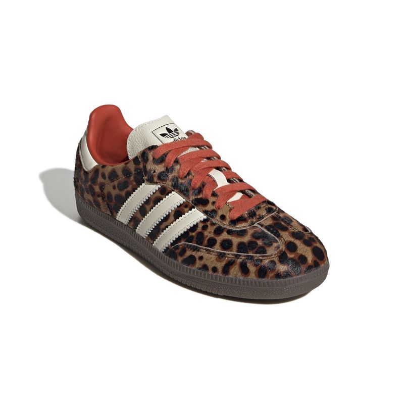 JI2734_6_FOOTWEAR_Photography_Front Lateral Top View_white.jpg