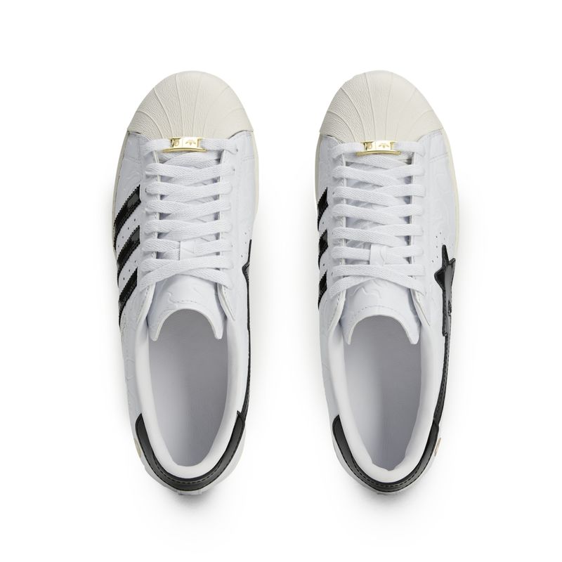 JR2701_3_FOOTWEAR_Photography_Top Portrait View_white.jpg