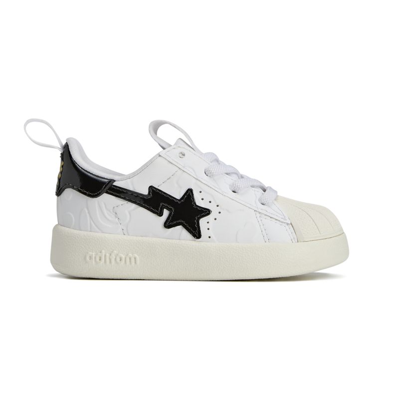 JQ2401_1_FOOTWEAR_Photography_Side-Lateral-Center-View_white.jpg