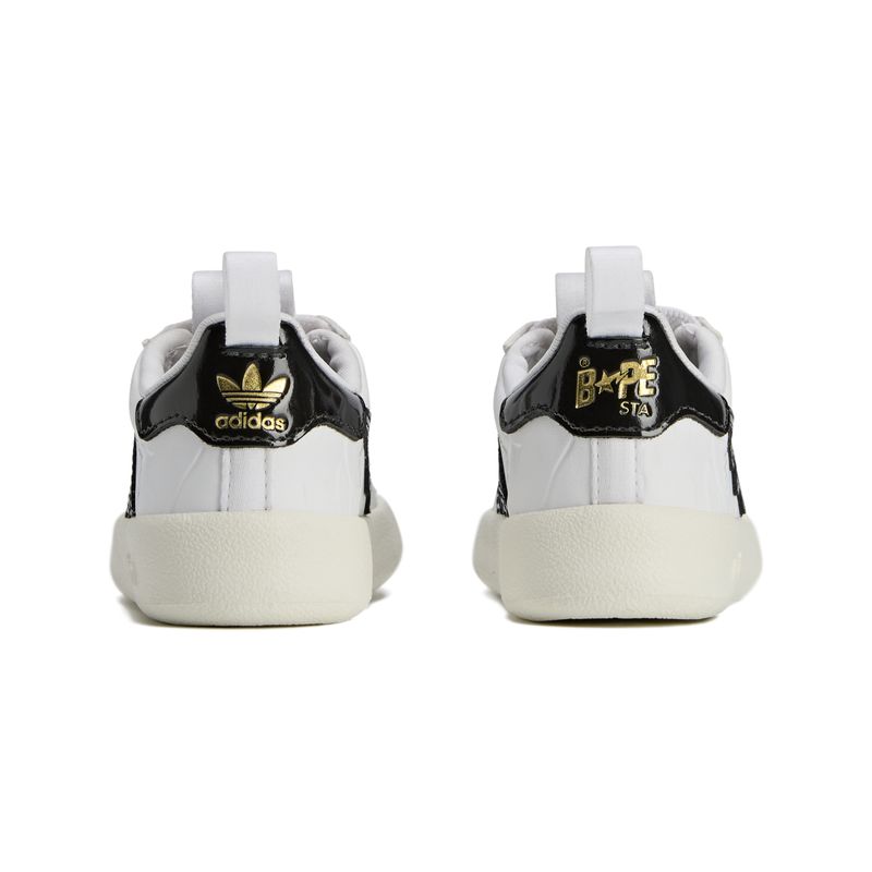 JQ2401_7_FOOTWEAR_Photography_Back-Lateral-Top-View_white.jpg