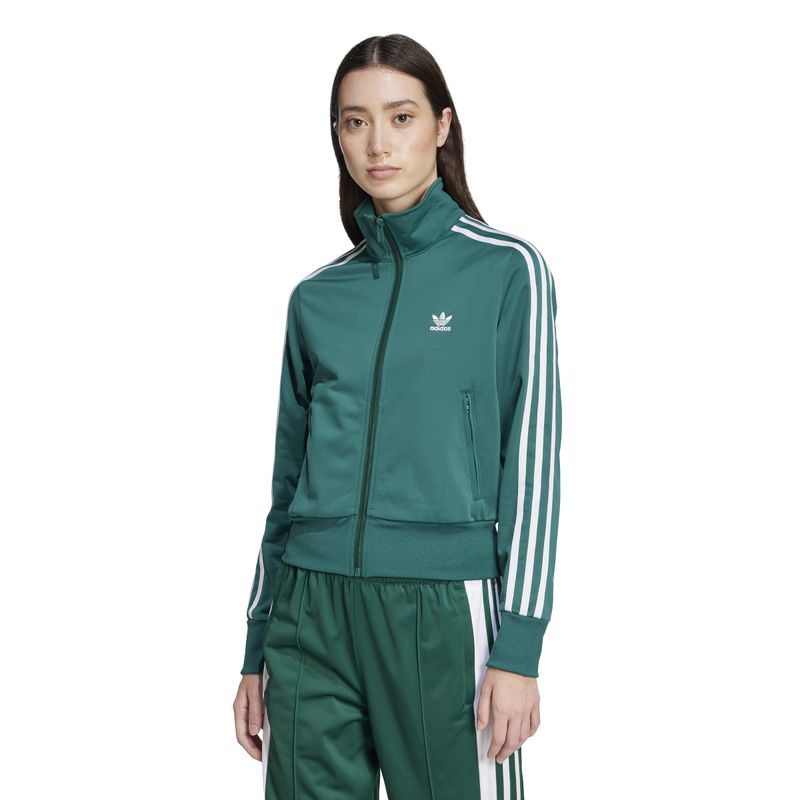JC8262_2_APPAREL_On-Model_Standard-View_white.jpg