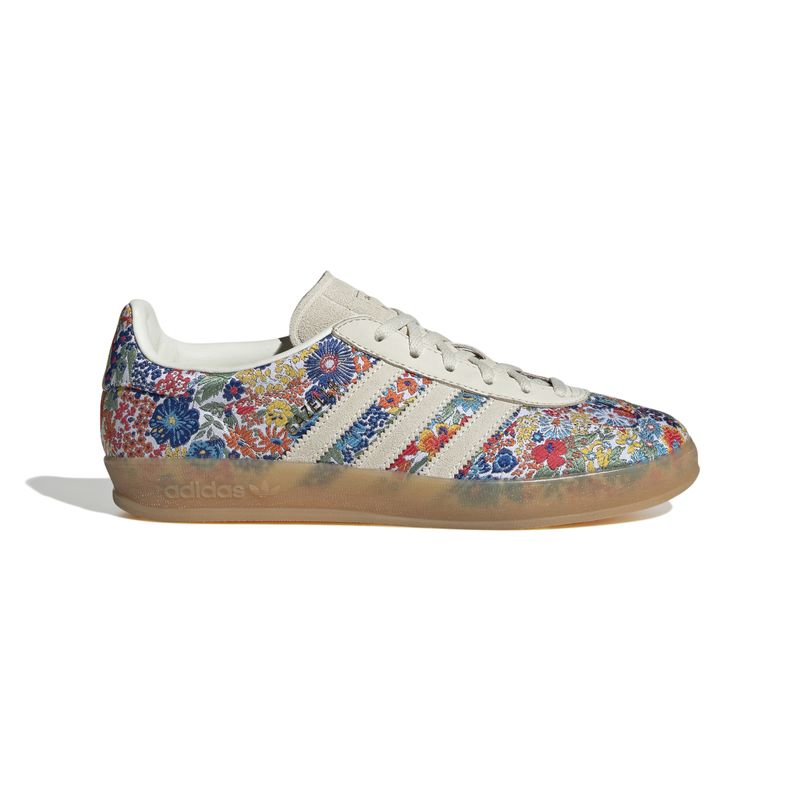 JP5309_1_FOOTWEAR_Photography_Side Lateral Center View_white.jpg