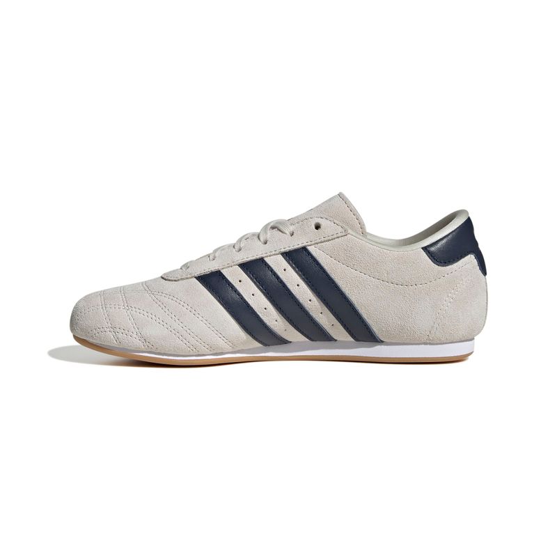 JQ3517_5_FOOTWEAR_Photography_Side-Medial-Center-View_white