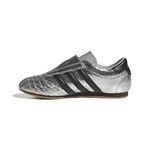 JH9664_5_FOOTWEAR_Photography_Side Medial Center View_white