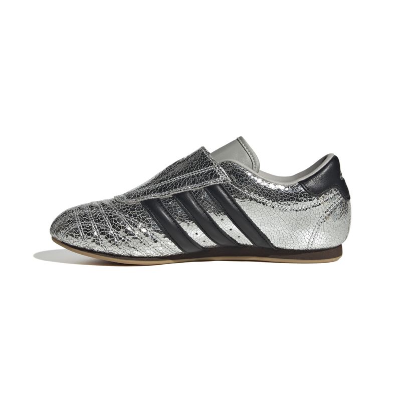 JH9664_5_FOOTWEAR_Photography_Side Medial Center View_white