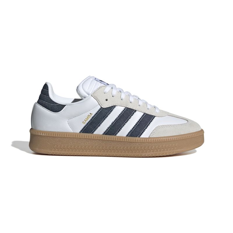 JQ7440_1_FOOTWEAR_Photography_Side Lateral Center View_white
