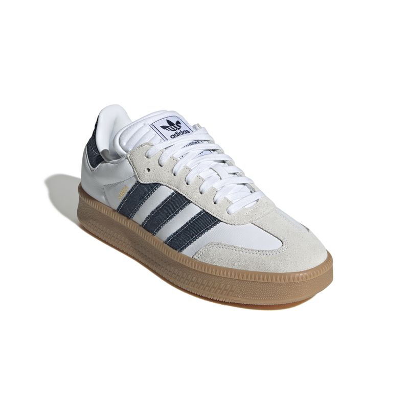 JQ7440_6_FOOTWEAR_Photography_Front Lateral Top View_white