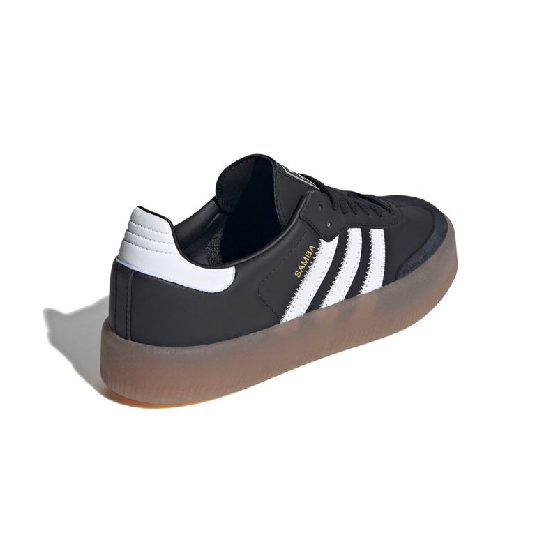 JI1350_7_FOOTWEAR_Photography_Back-Lateral-Top-View_white