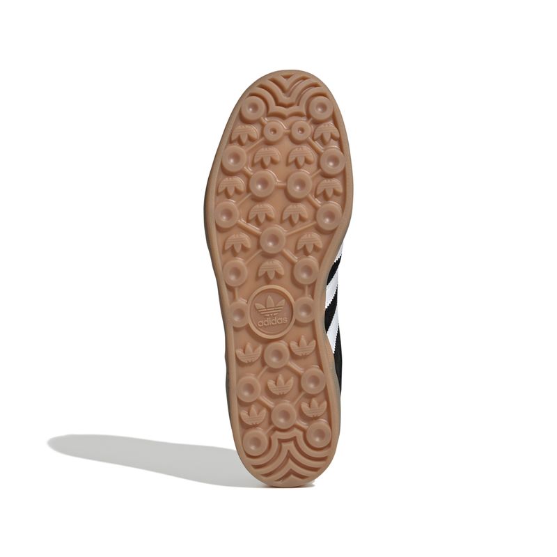 JI2060_4_FOOTWEAR_Photography_Bottom-View_white
