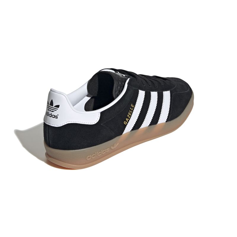 JI2060_7_FOOTWEAR_Photography_Back-Lateral-Top-View_white